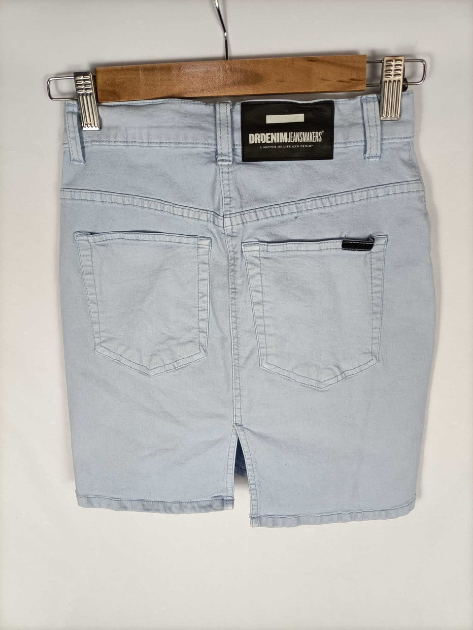 DR.DENIM.Falda corta celeste T.xs
