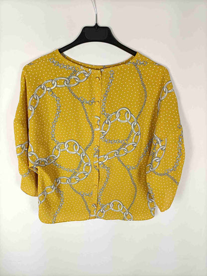 MANGO. Blusa amarilla cadenas T.m