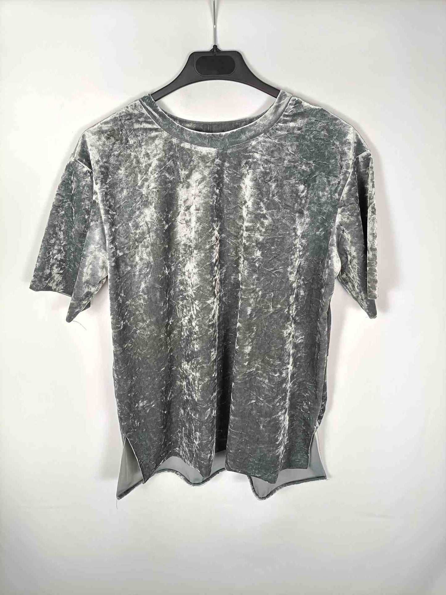 BERSHKA. Camiseta terciopelo T.s
