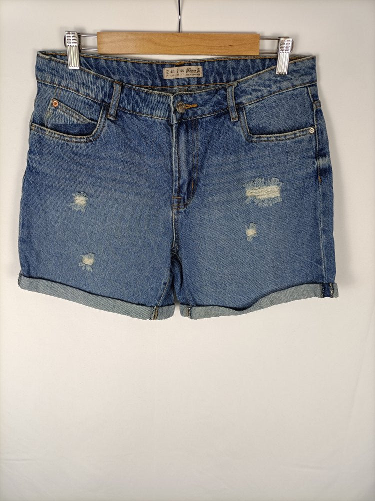 PRIMARK. Shorts rotos T.40