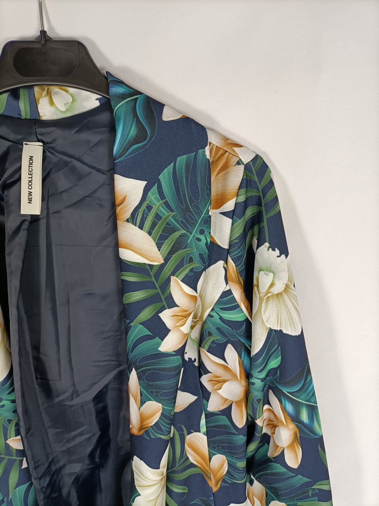 NEW COLLECTION.Blazer azul flores T.s