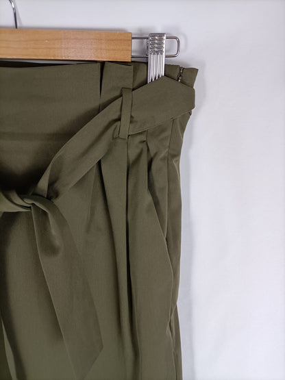 H&M.Falda verde caqui corta T.36
