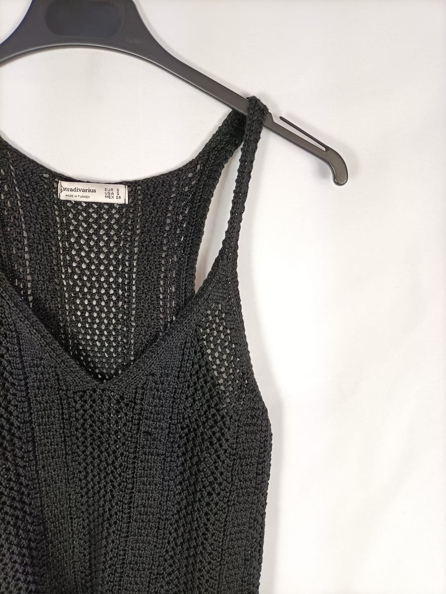 STRADIVARIUS.Top negro croché T.s