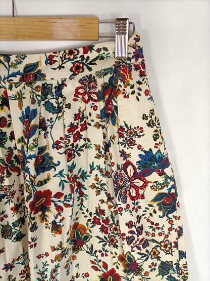 STRADIVARIUS. Falda beige flores T.38