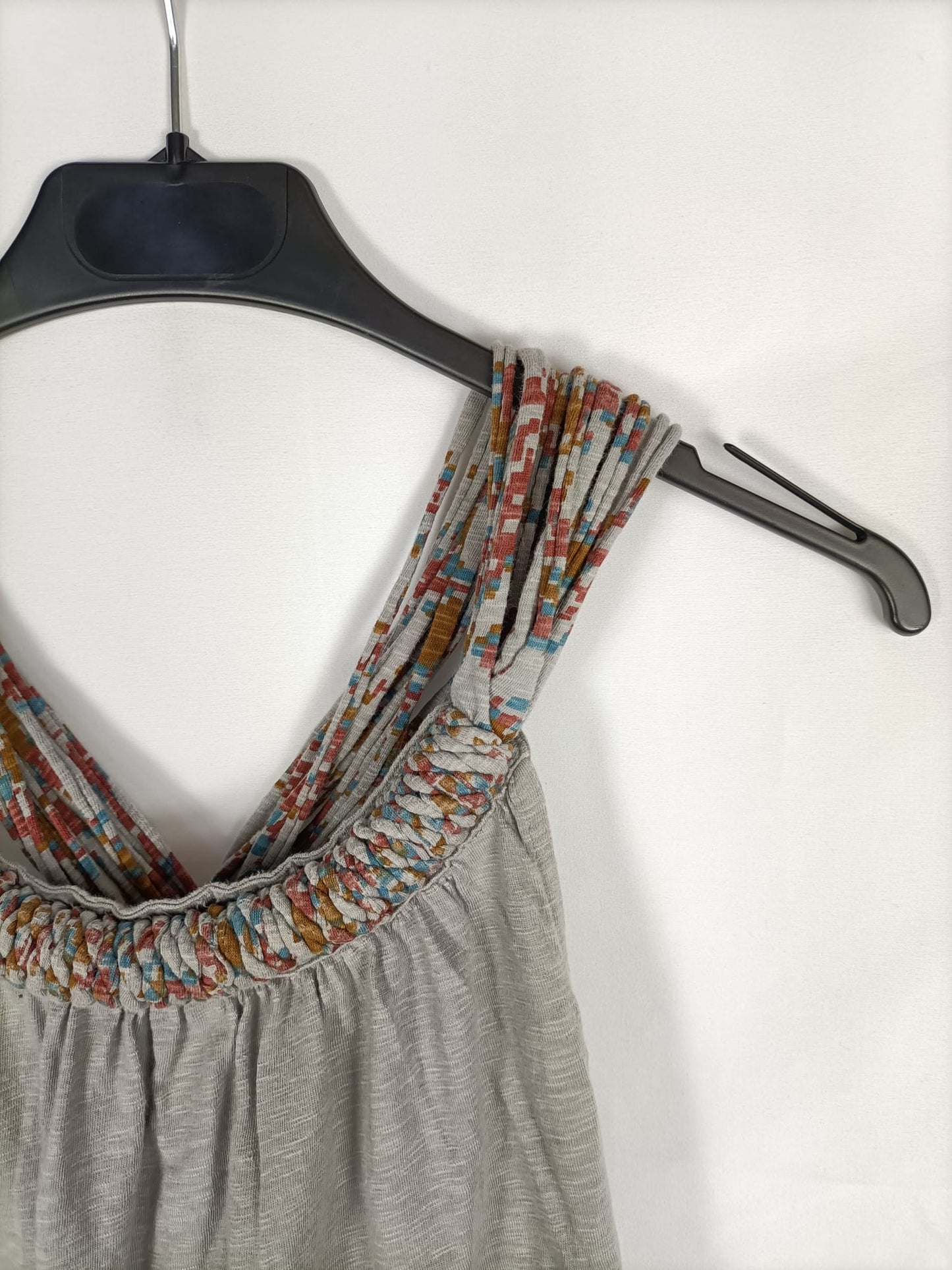 ZARA. Top escote cuerdas T.m