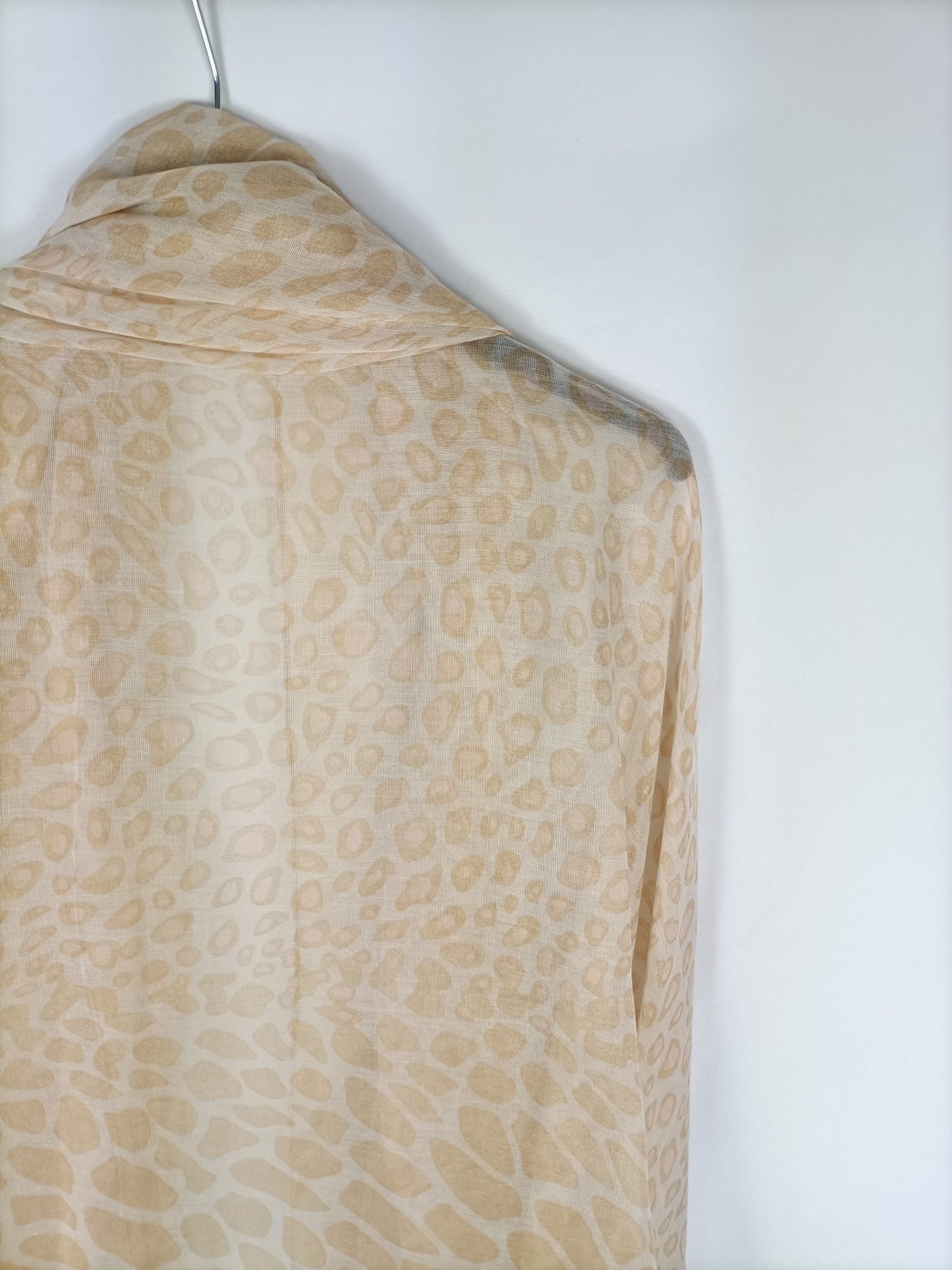 OTRAS. Fular animal print