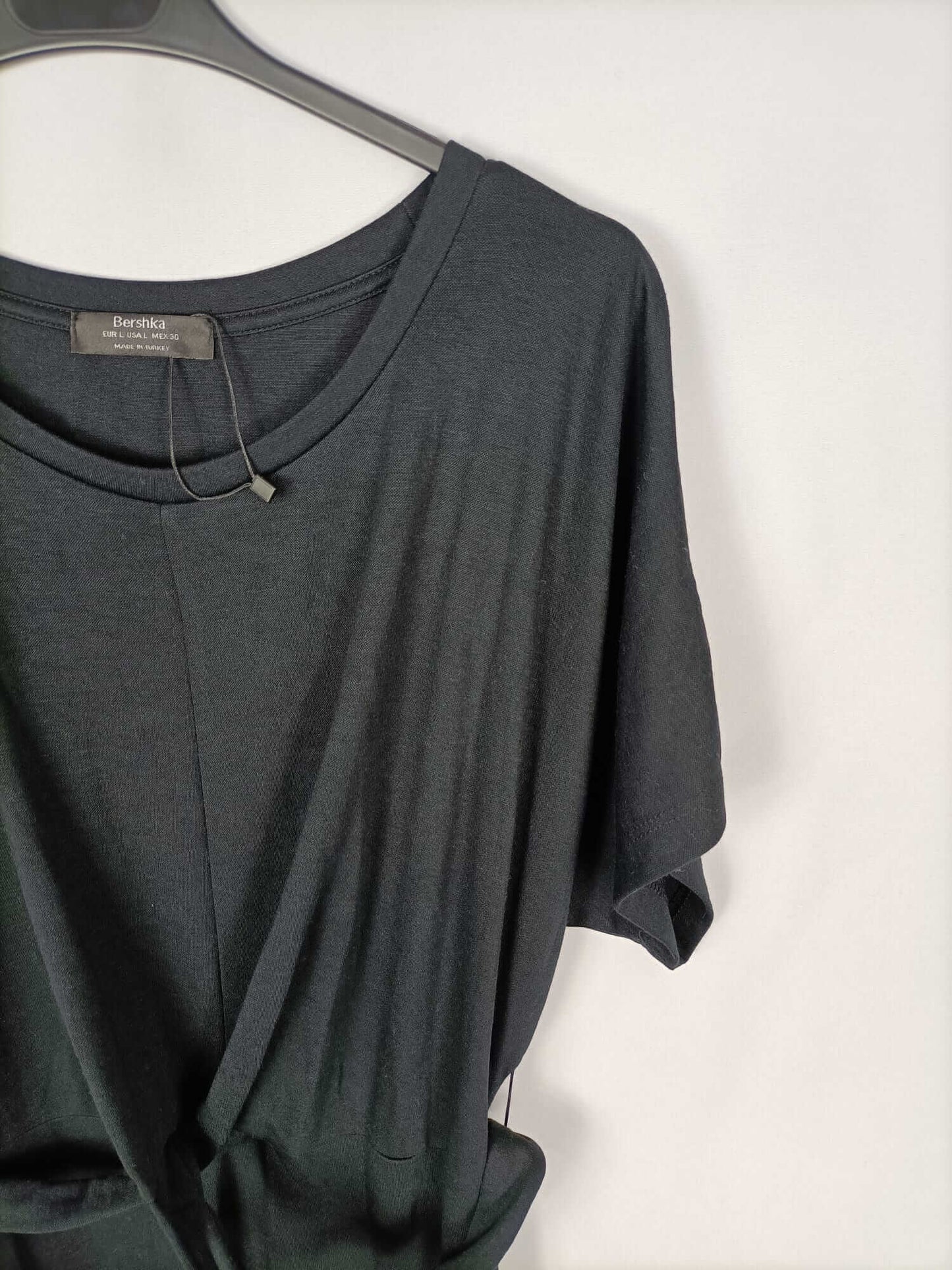 BERSHKA. Vestido largo negro T.l