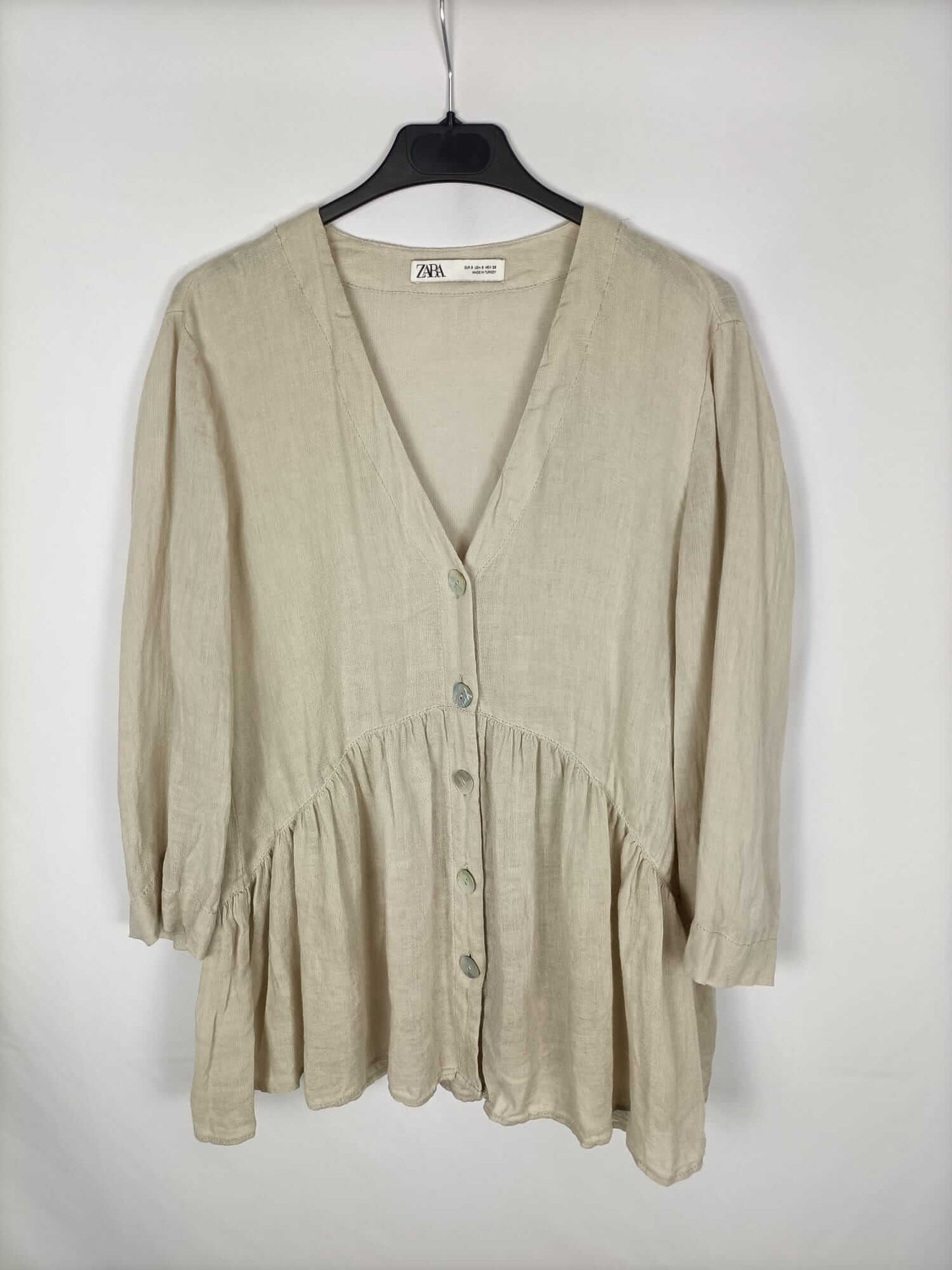 ZARA. Blusa beige lino botones T.s