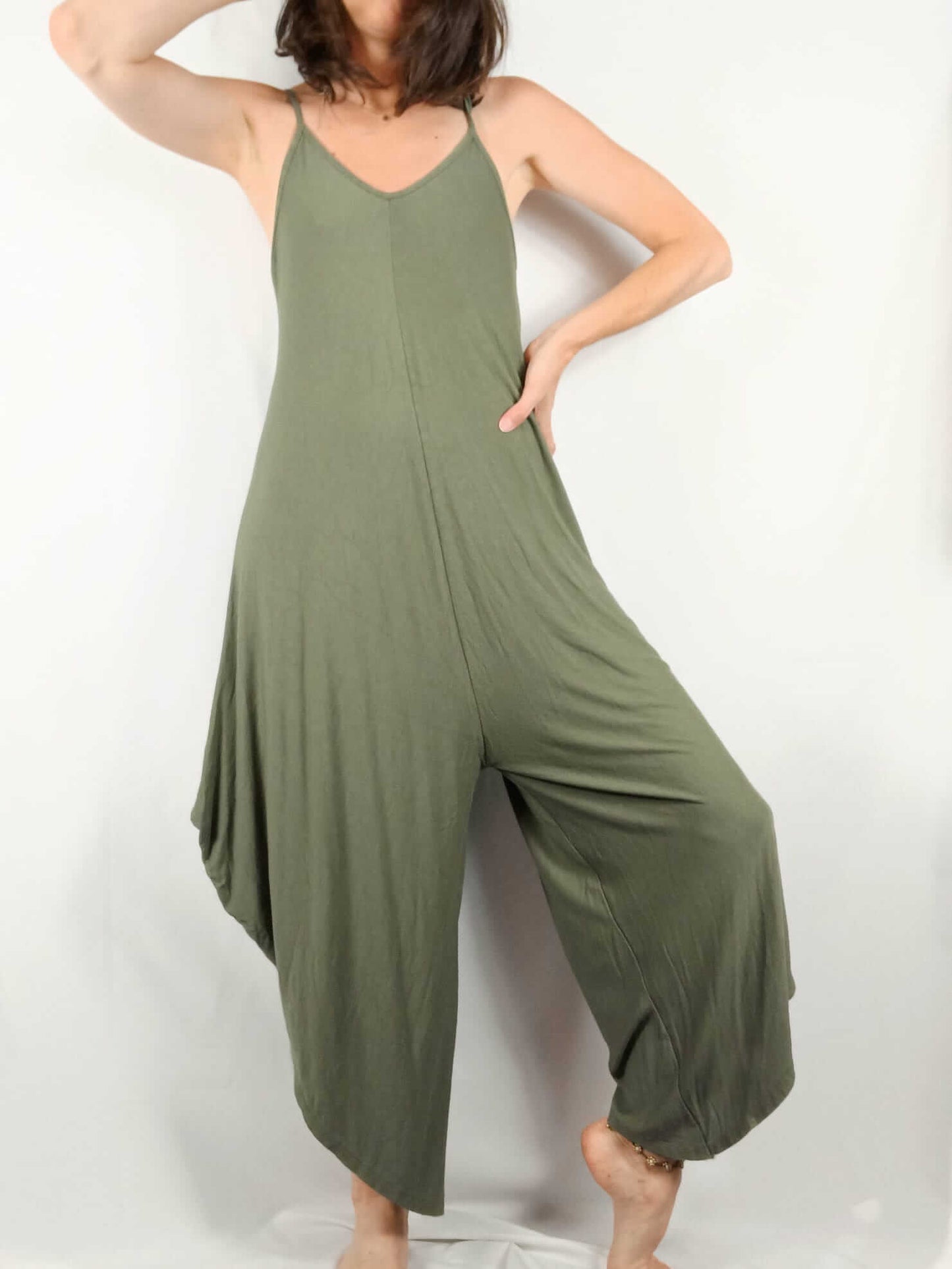 OTRAS.Mono verde bombacho TU