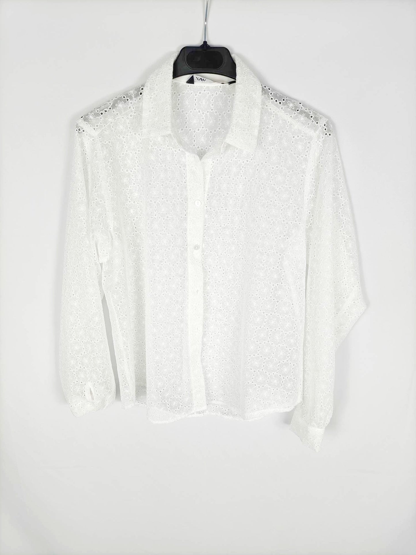ZARA. Blusa encaje troquelada T.xs