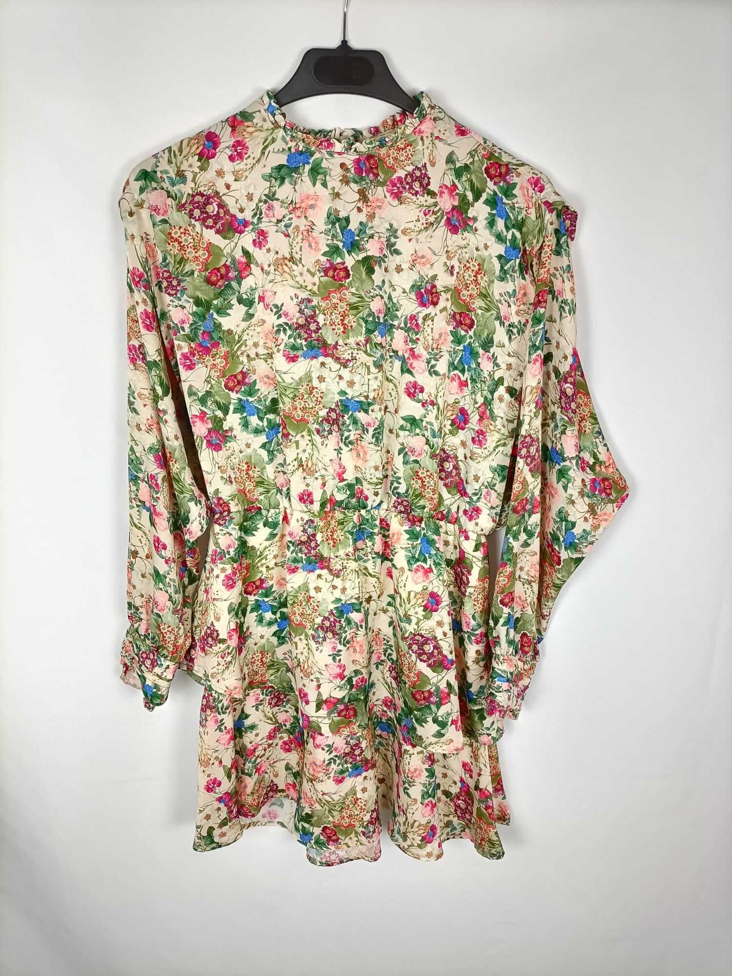 ZARA. Vestido beige flores T.xs