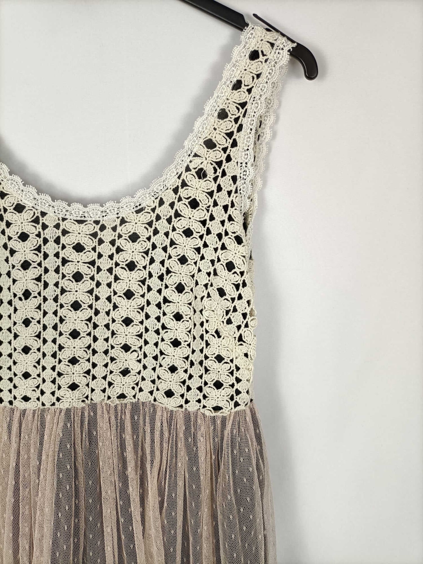 POUPEE CHIC. Vestido croché y tull T.38