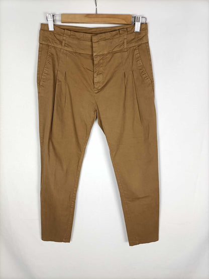 ZARA.Pantalones pinzas camel T.s