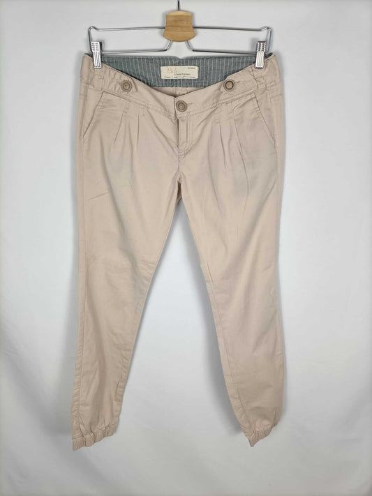 BERSHKA.Pantalones rositas T.36