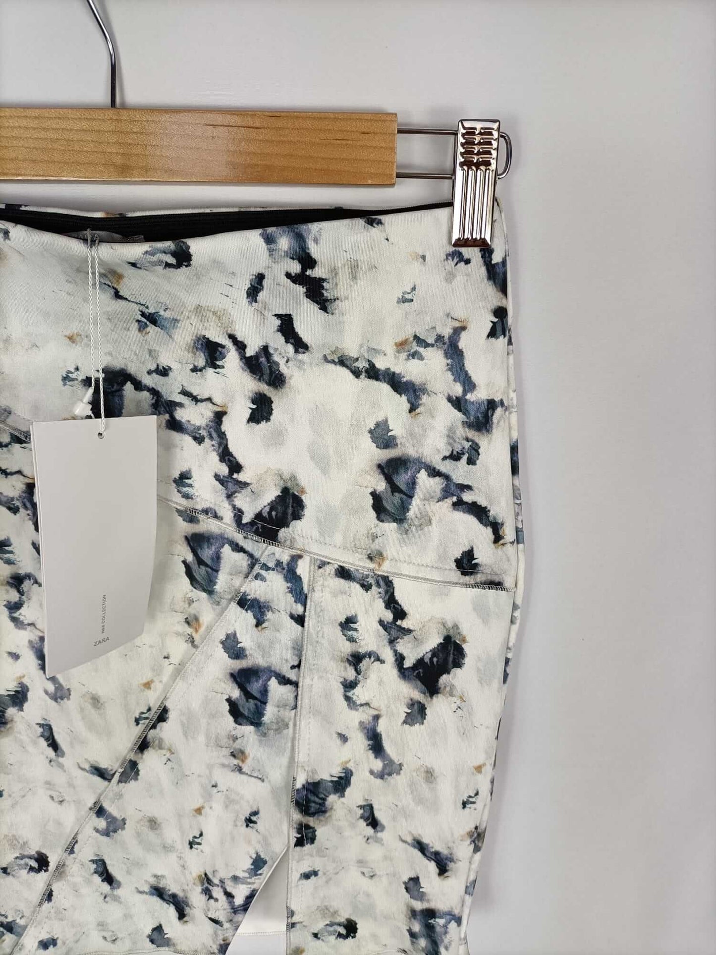 ZARA.Falda neopreno T.s