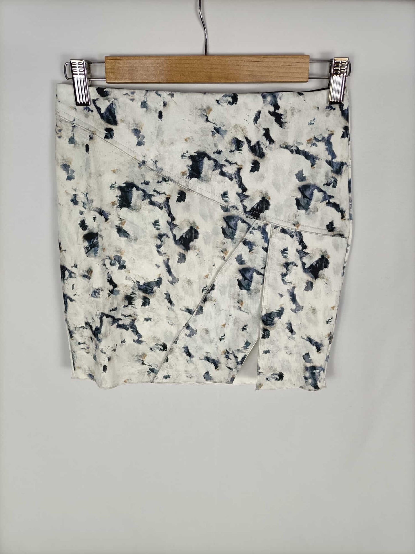 ZARA.Falda neopreno T.s