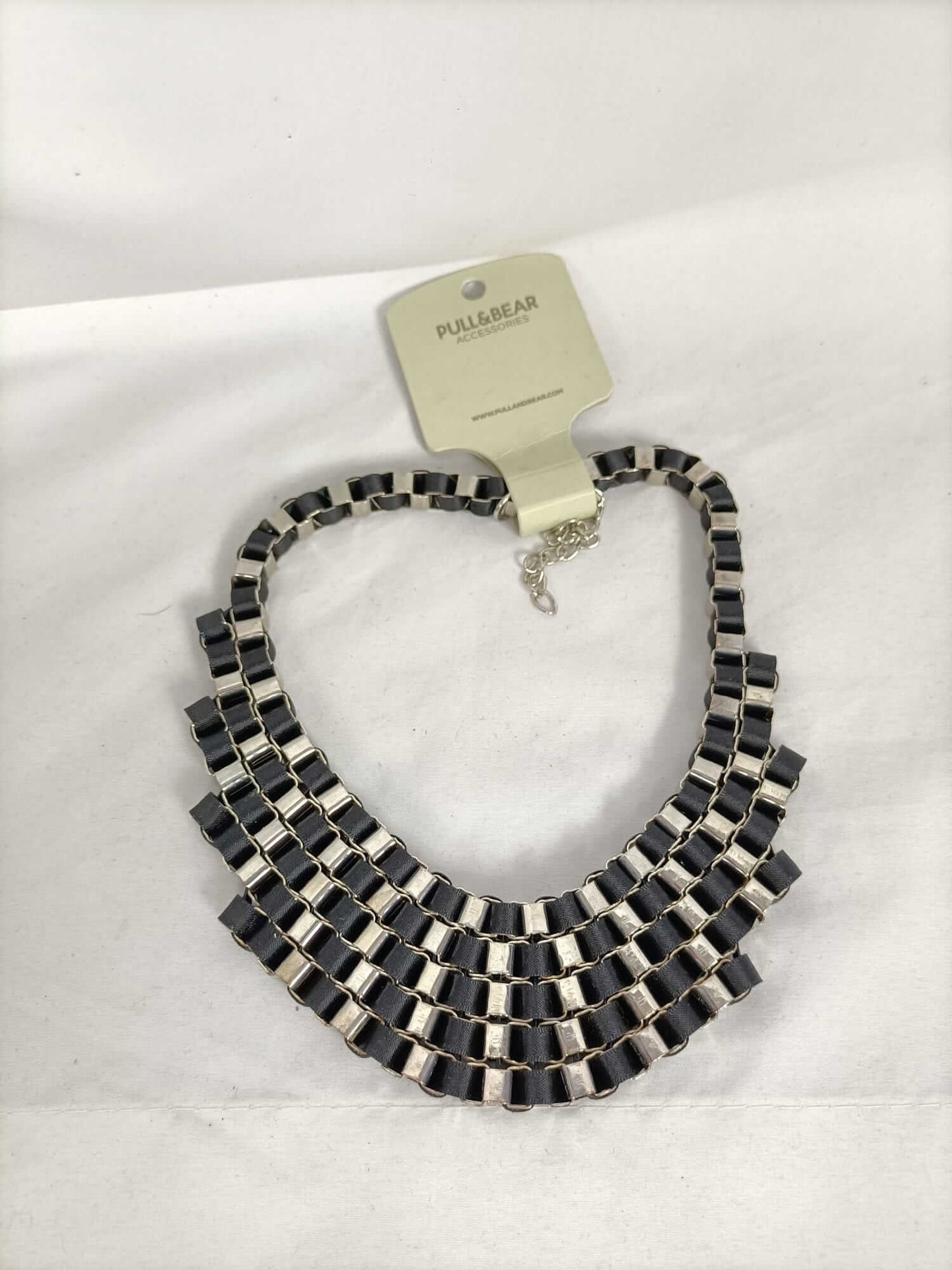 PULL&BEAR.Collar cadna