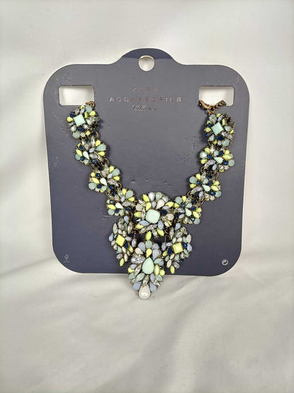 ZARA.Collar abalorios tonos verdes