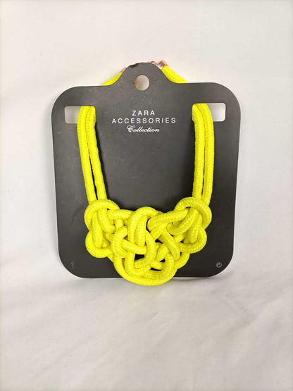 ZARA.Collar cabo amarillo