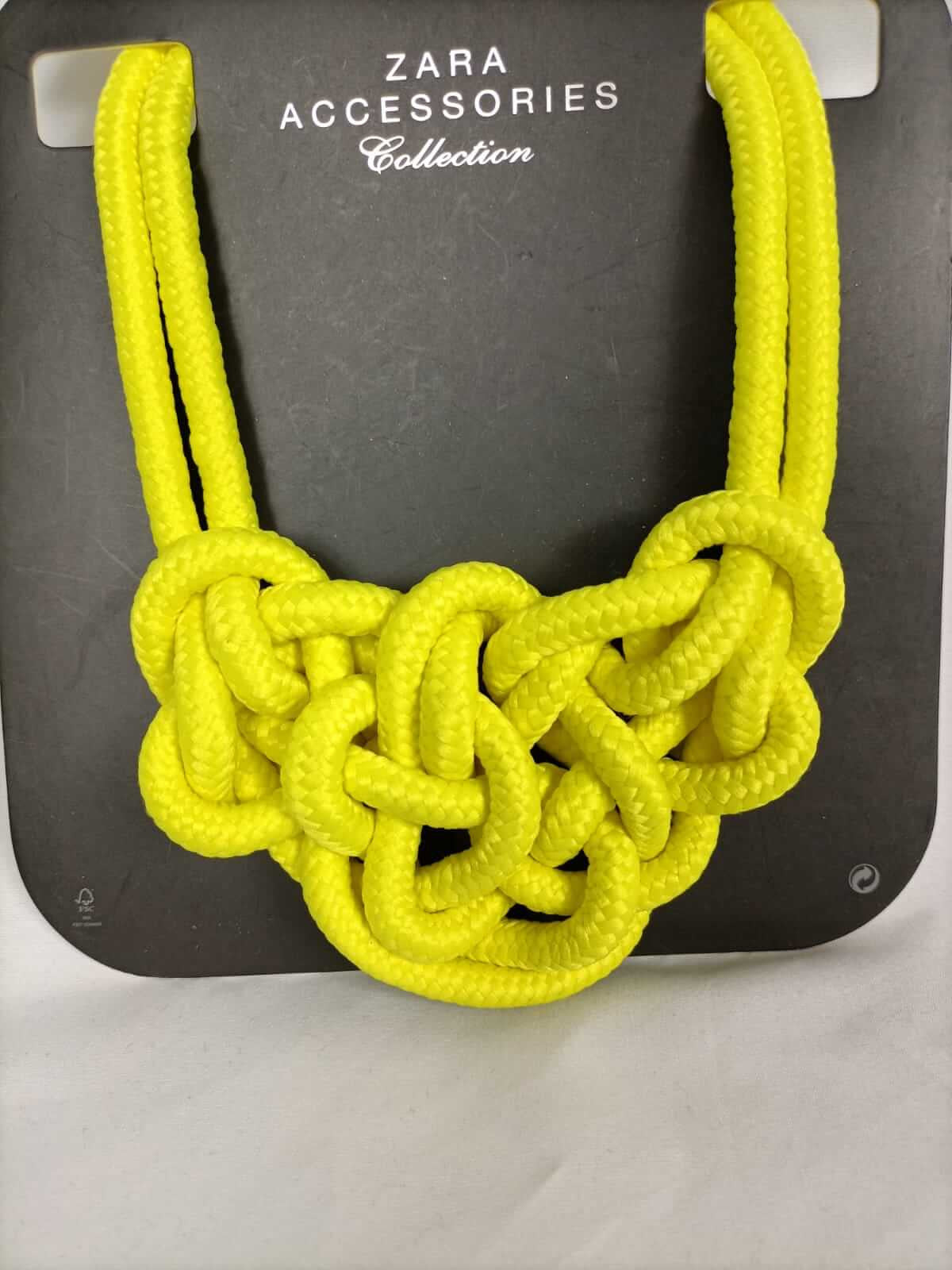 ZARA.Collar cabo amarillo