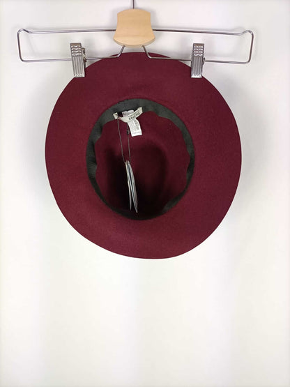 BERHSKA.Burgundy Hat Tm