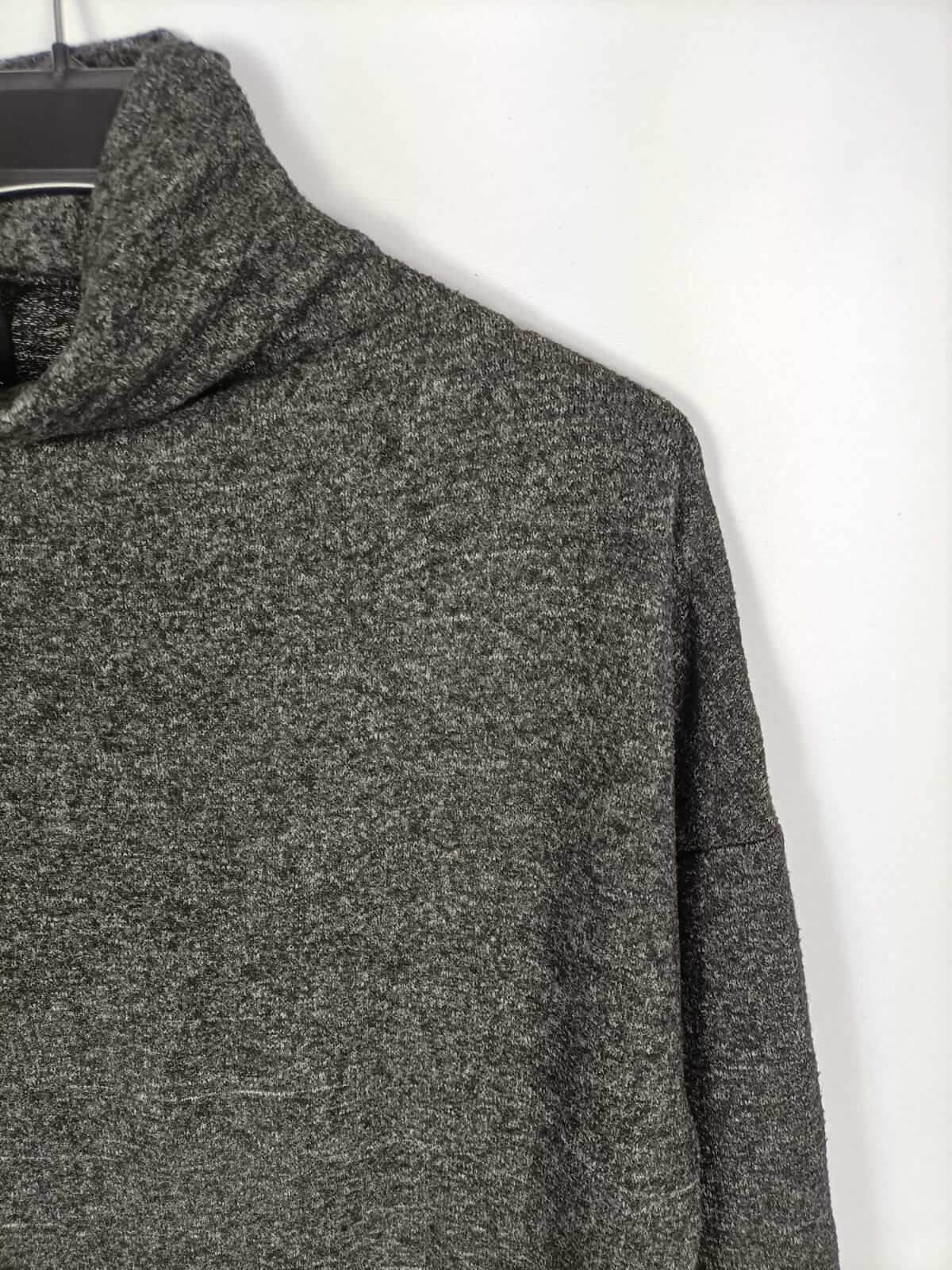 STRADIVARIUS. Grey heathered Ts sweater