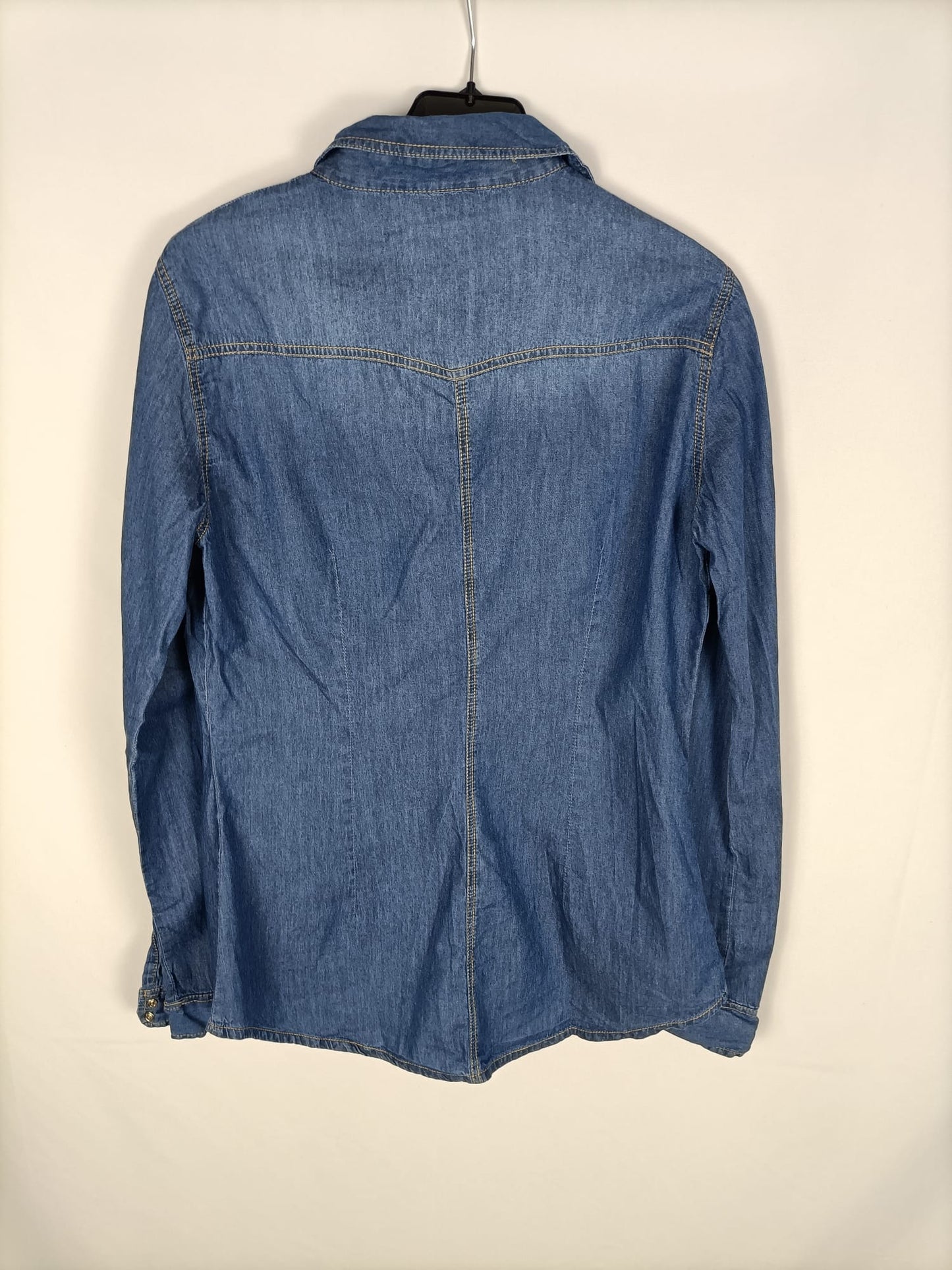 STRADIVARIUS.Thin denim shirt TL