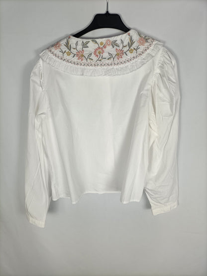 ZARA.Blusa blanca bordado T.m