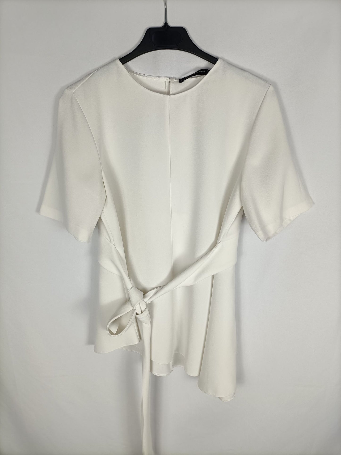 ZARA.Blusa blanca lazada T.s