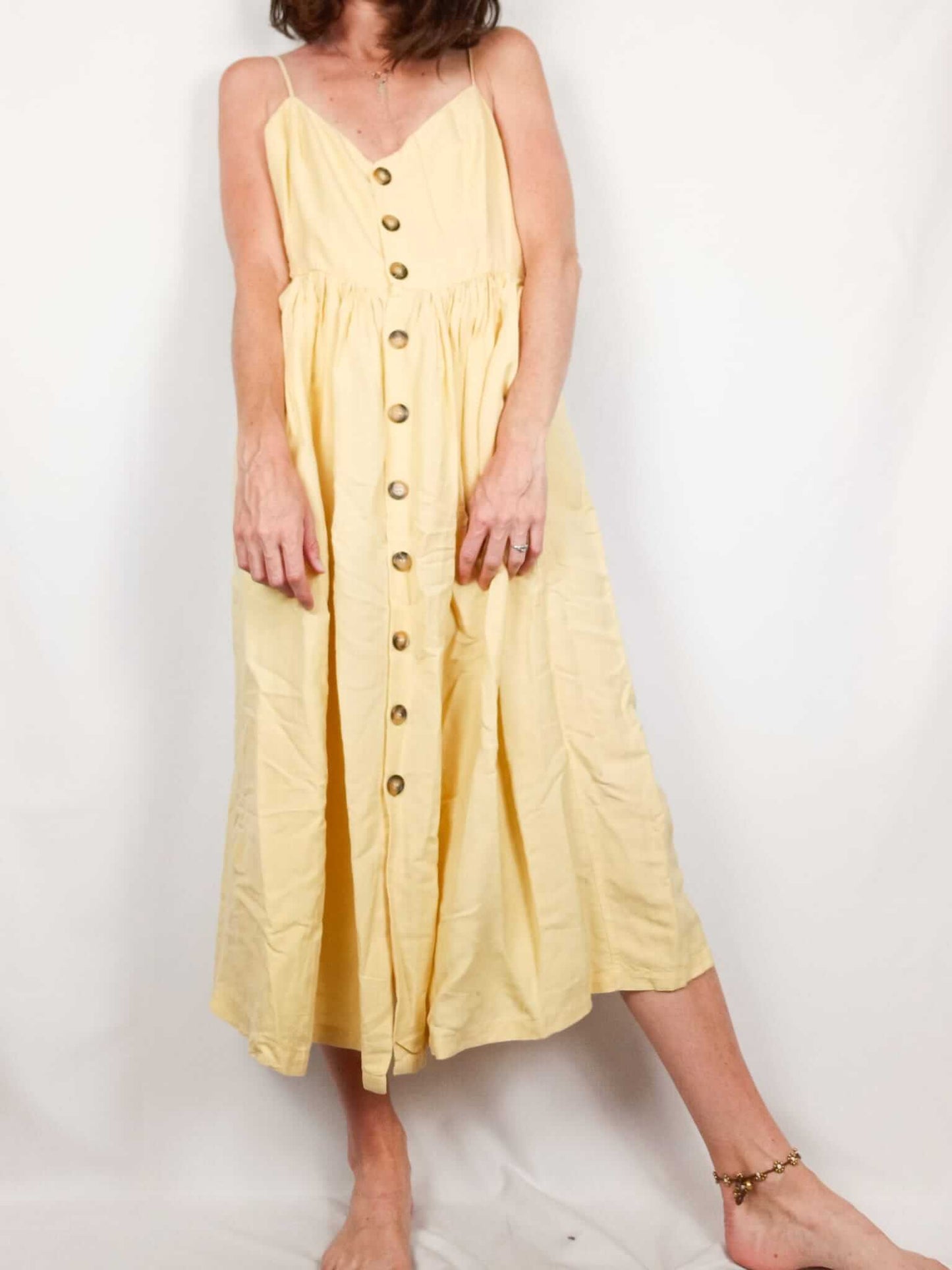 H&M.Vestido midi amarillo T.36