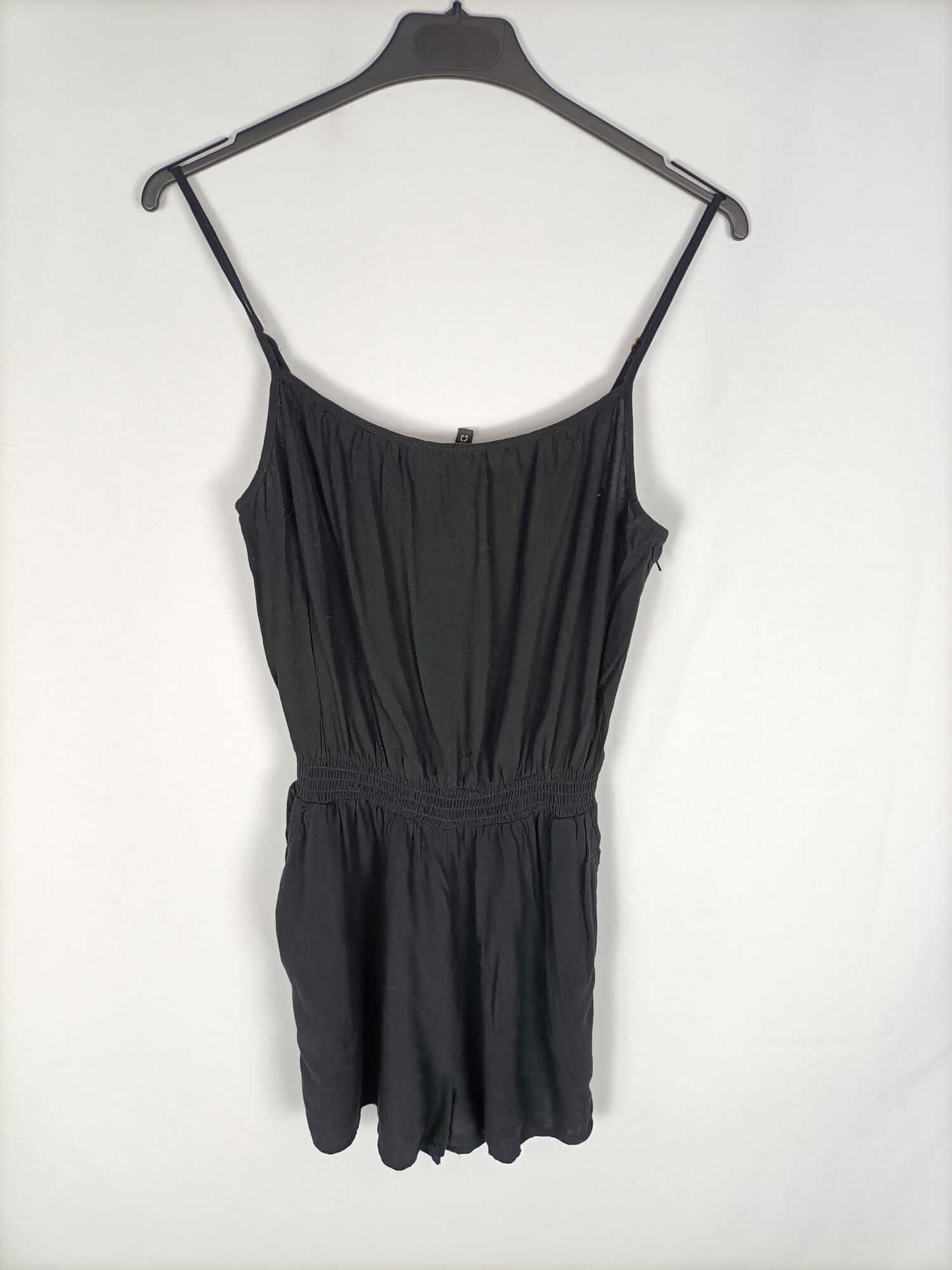 H&M.Mono corto negro T.36