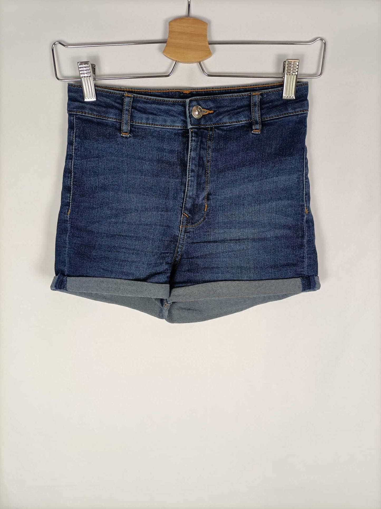 H&M.Shorts denim oscuro T.38