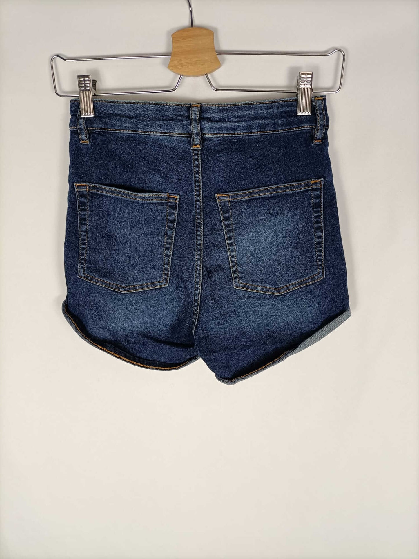 H&M.Shorts denim oscuro T.38