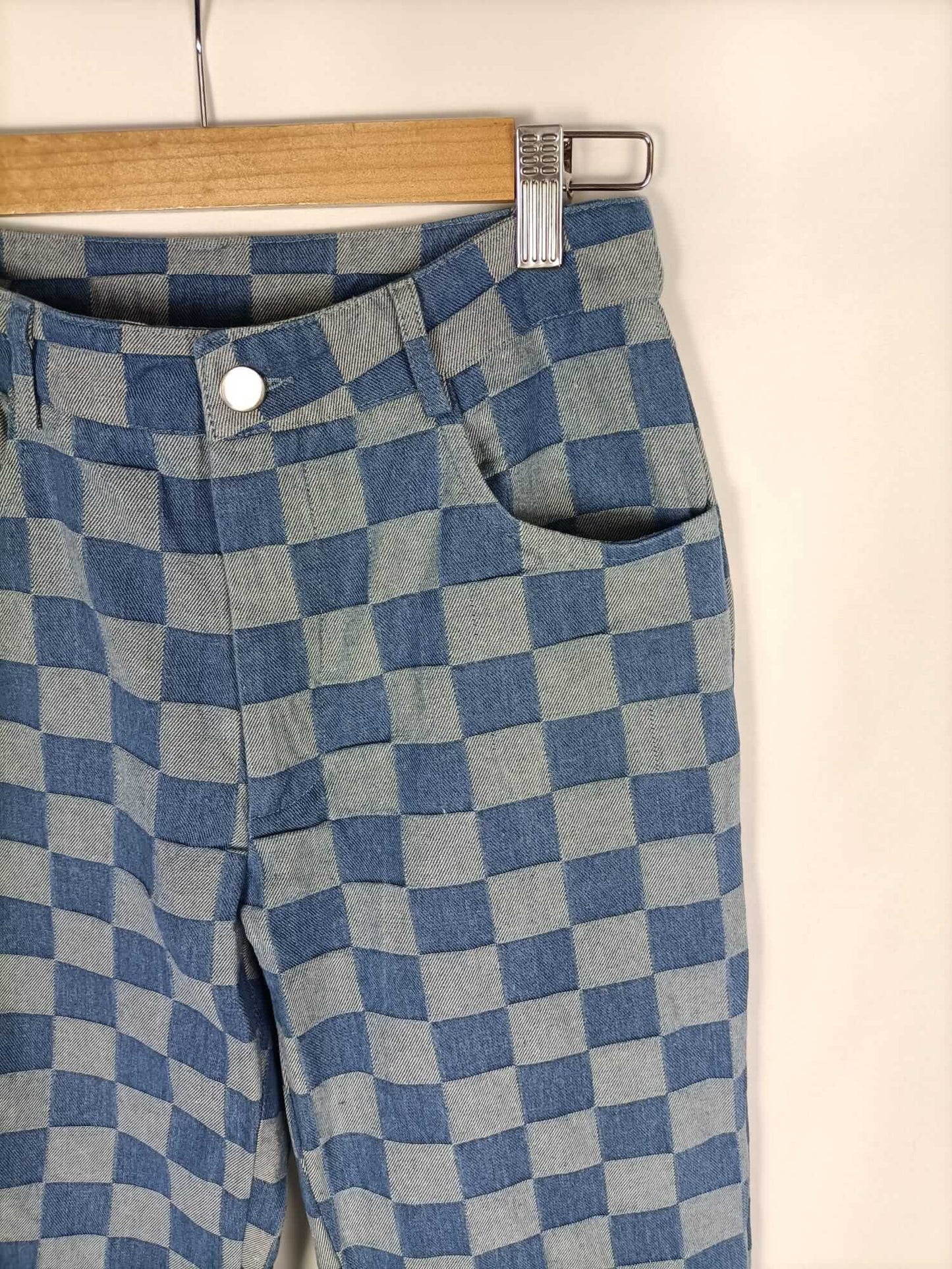 SHEIN.Pantalón denim cuadros T.s