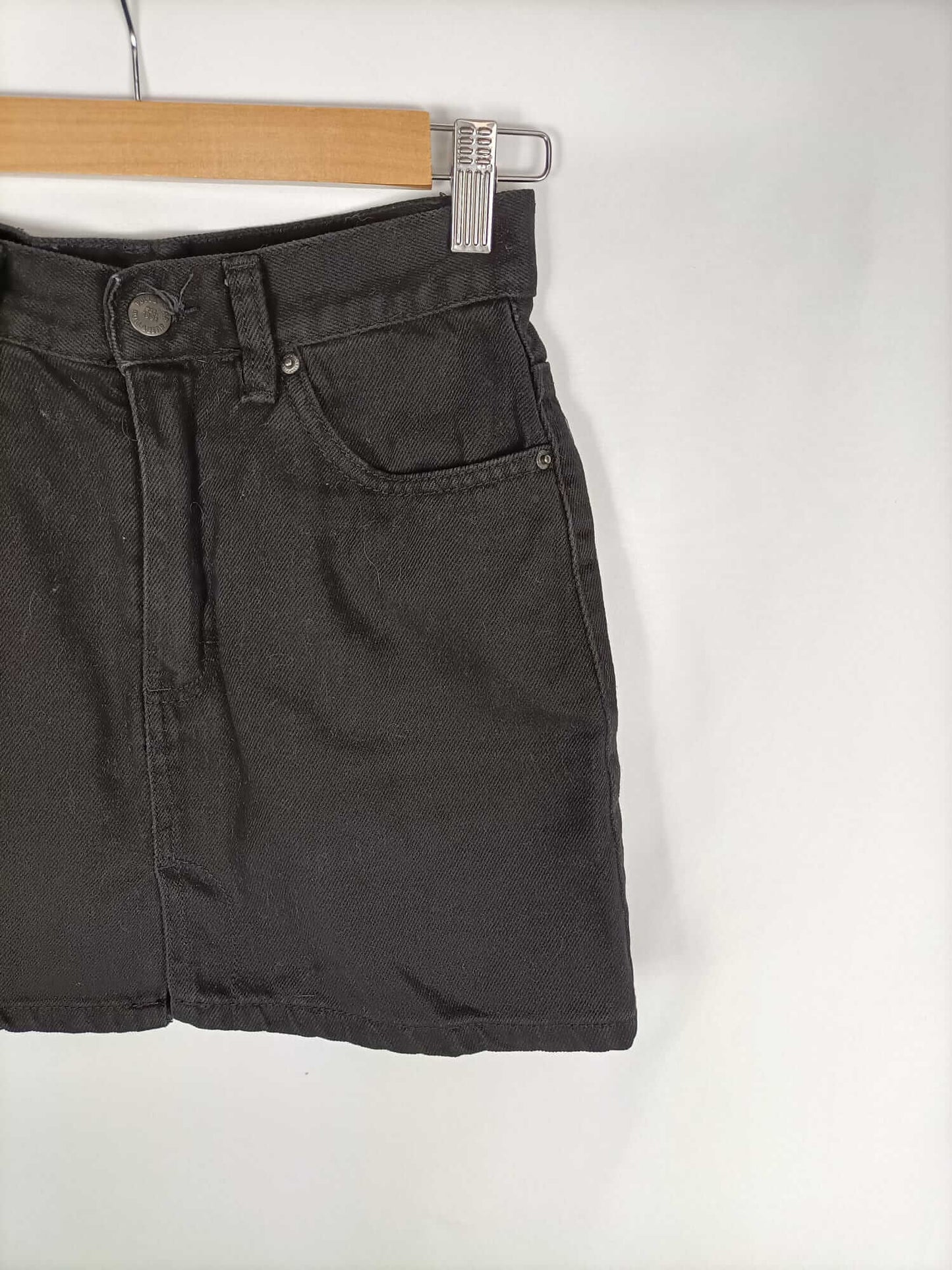 PULL&BEAR.Falda denim negra T.s