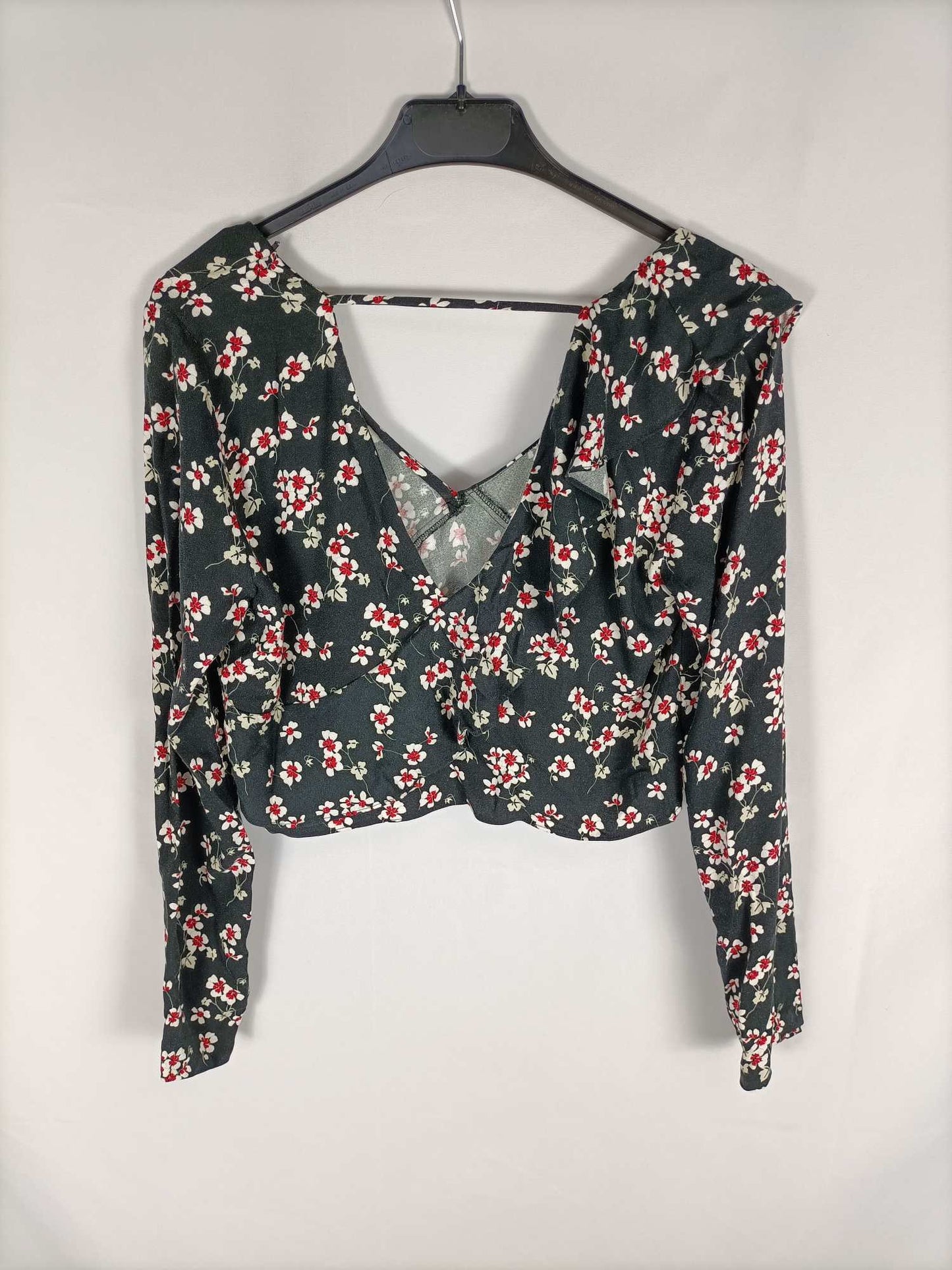 ZARA.Top negro flores T.s