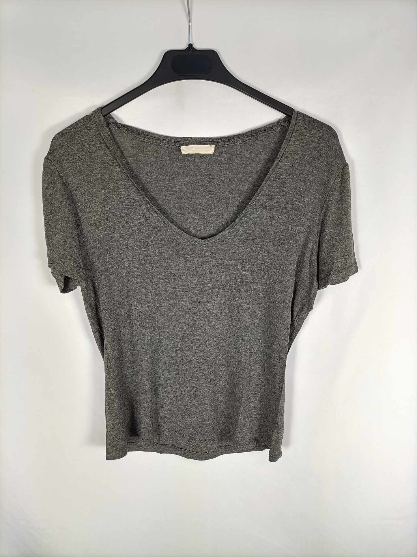 ZARA.Camiseta gris básica T.s