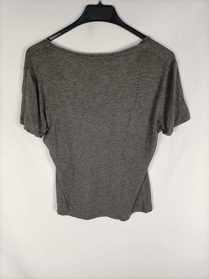 ZARA.Camiseta gris básica T.s
