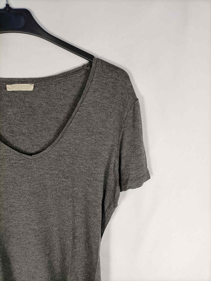 ZARA.Camiseta gris básica T.s