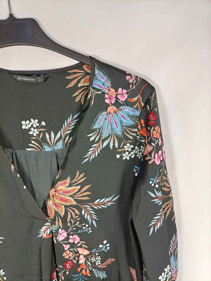 STRADIVARIUS.Tm fluid black blouse