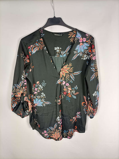 STRADIVARIUS.Tm fluid black blouse