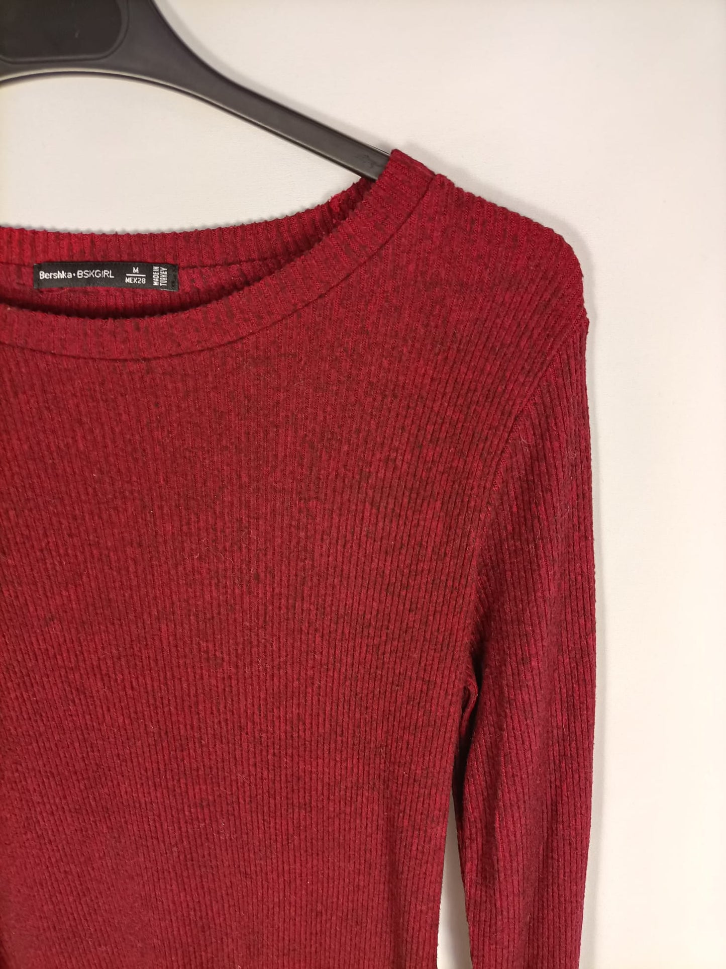 BERSHKA.Vestido corto burdeos T.m