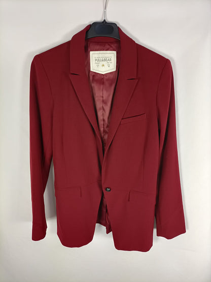 PULL&BEAR.Blazer burdeos entallada T.m