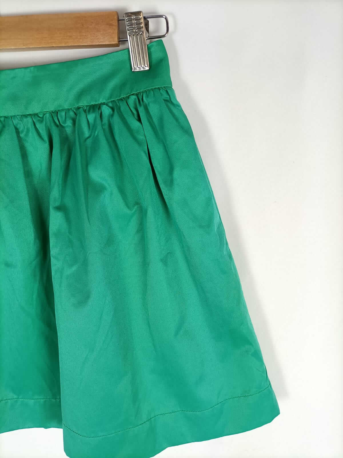 STRADIVARIUS. Short green flared skirt size 36
