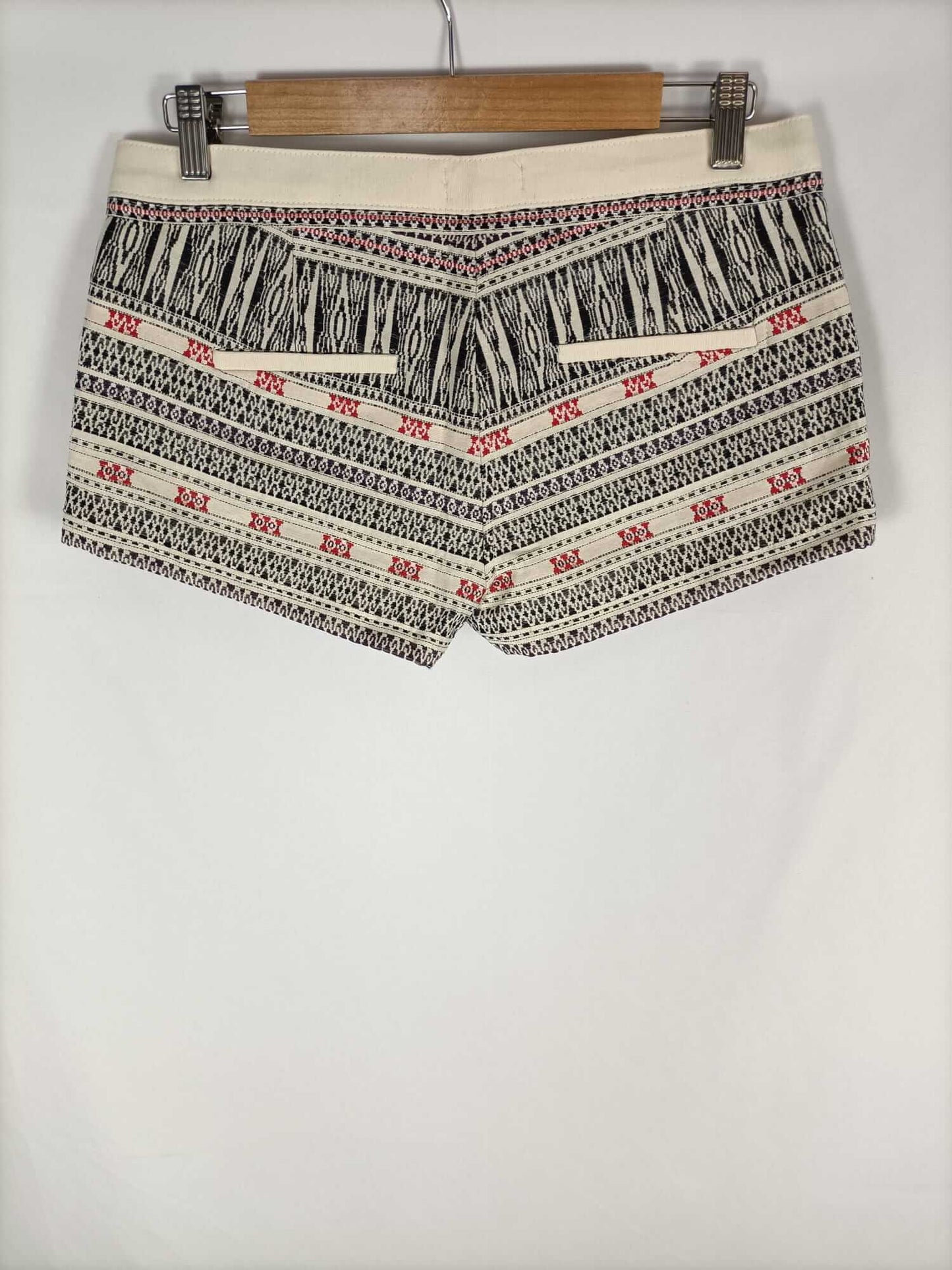 PULL&BEAR.Shorts étnicos T.38