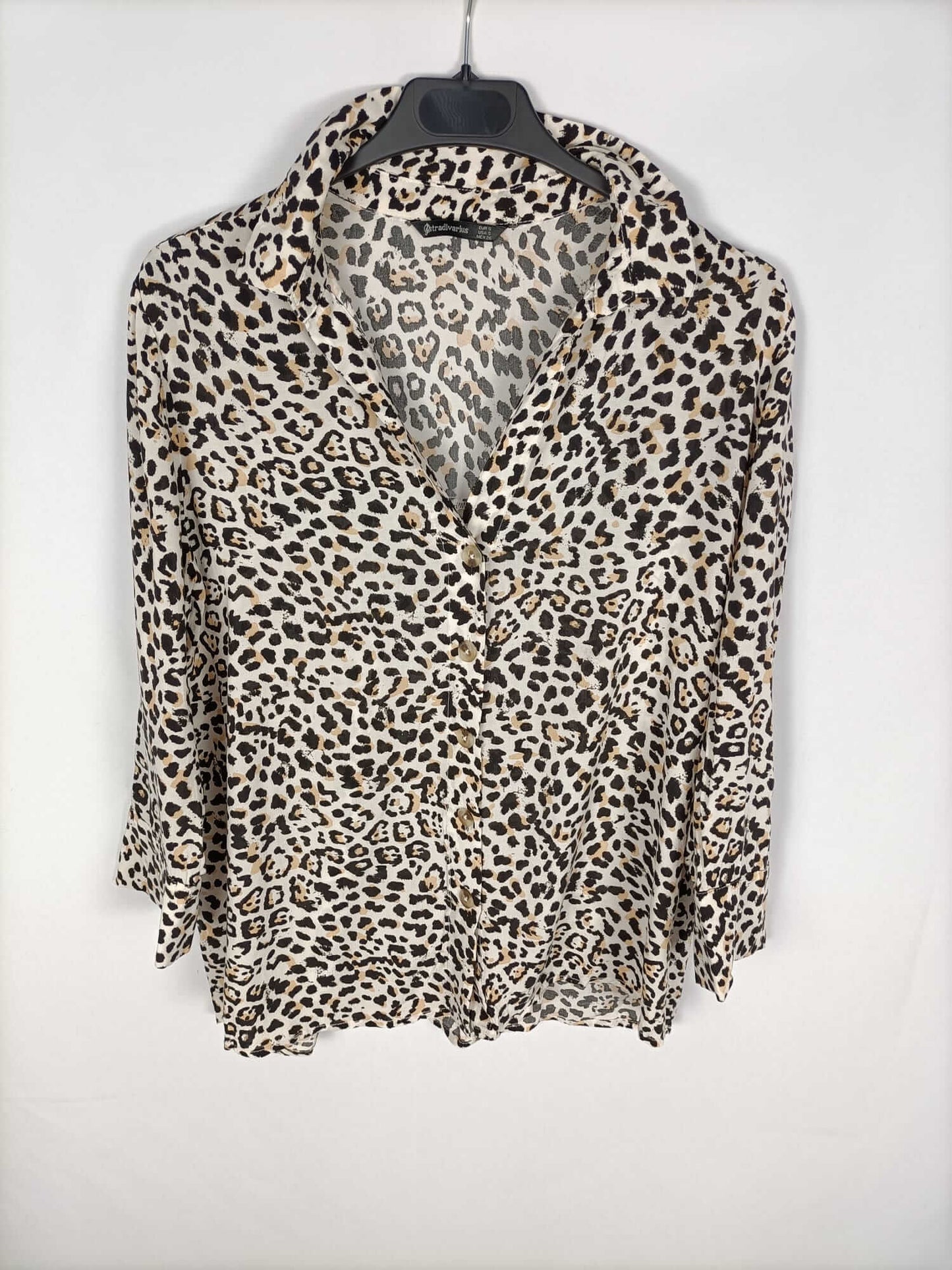 STRADIVARIUS.Ts animal print blouse