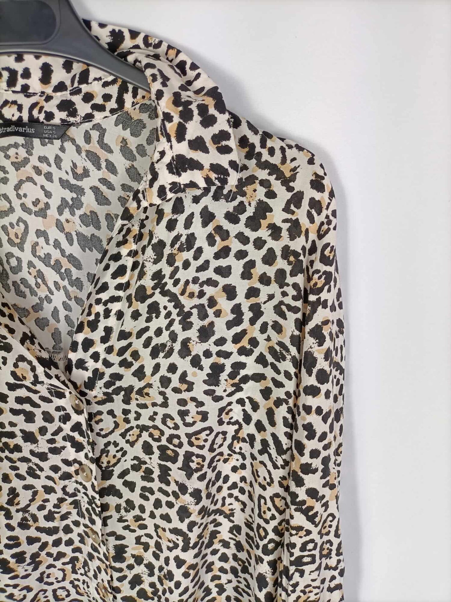 STRADIVARIUS.Ts animal print blouse