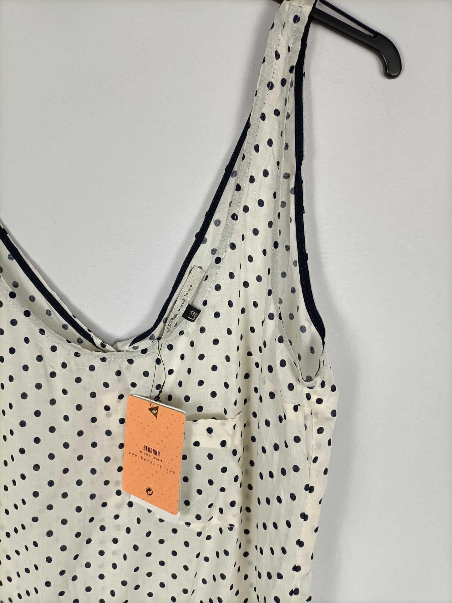 BERSHKA.Top beige lunares T.L