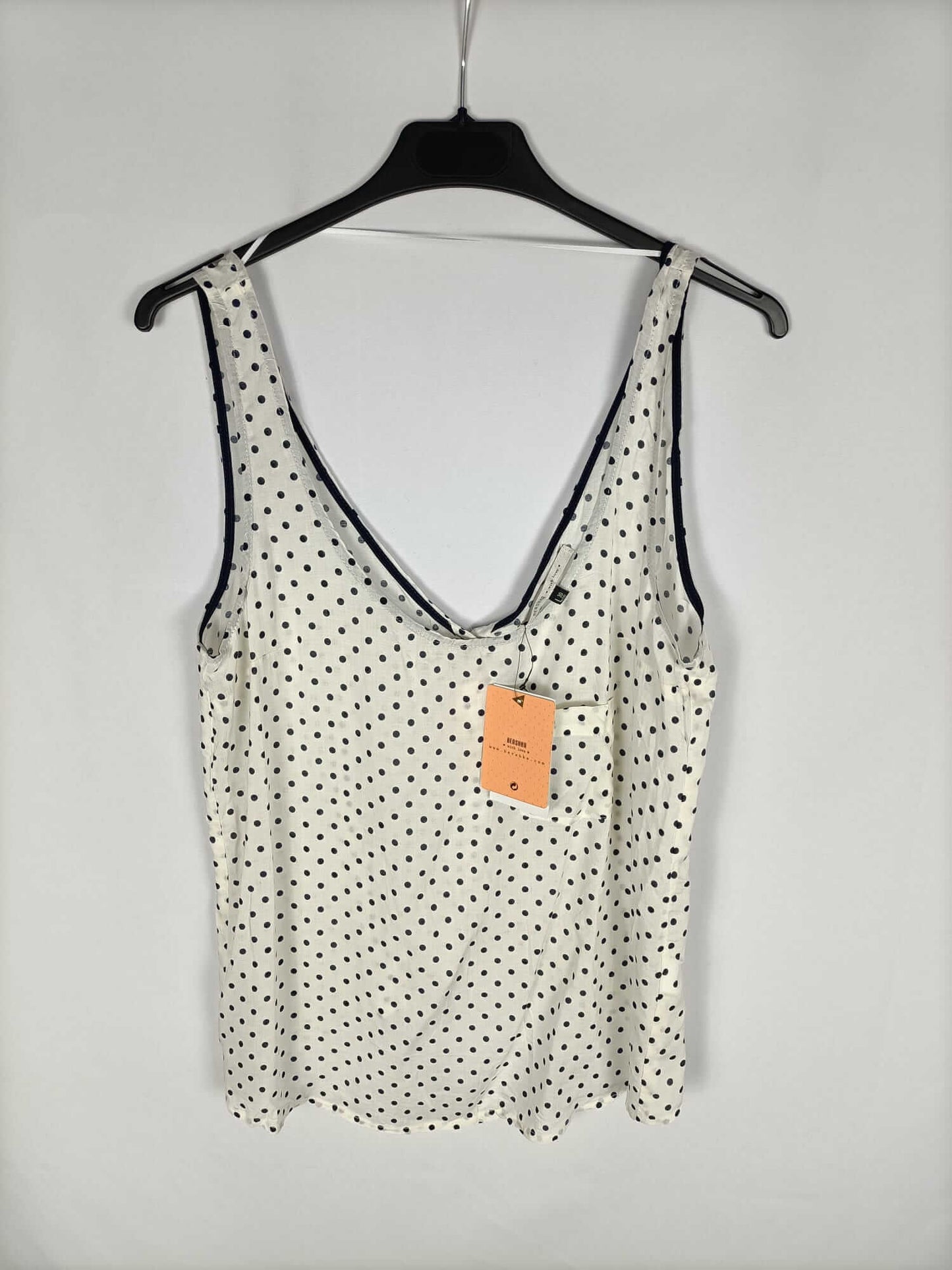 BERSHKA.Top beige lunares T.L