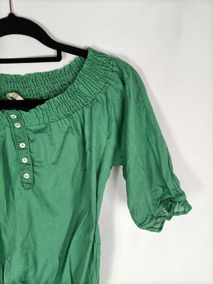 STRADIVARIUS.Blusa verde T.L